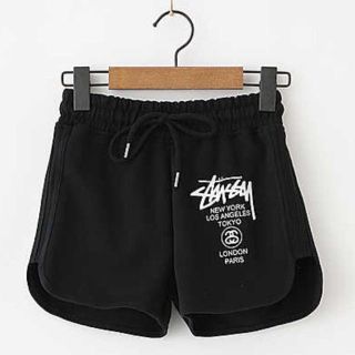 ステューシー(STUSSY)のstussyスウェットショートパンツ♛ブラックＭ(ショートパンツ)