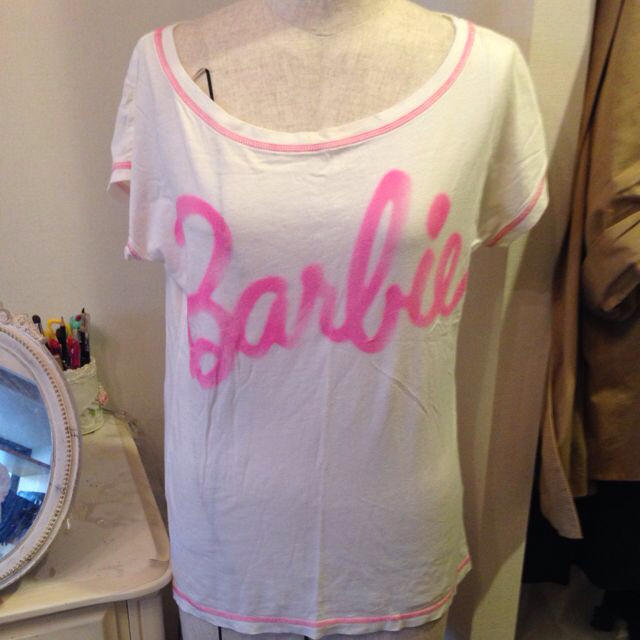 Barbie(バービー)のbarbie♡ロゴTシャツ レディースのトップス(Tシャツ(半袖/袖なし))の商品写真