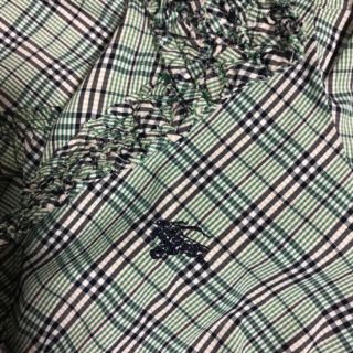 バーバリー(BURBERRY)の【専用】バーバリーブルーレーベル 裁ち切りフリル チェックブラウス グリーン系(シャツ/ブラウス(半袖/袖なし))