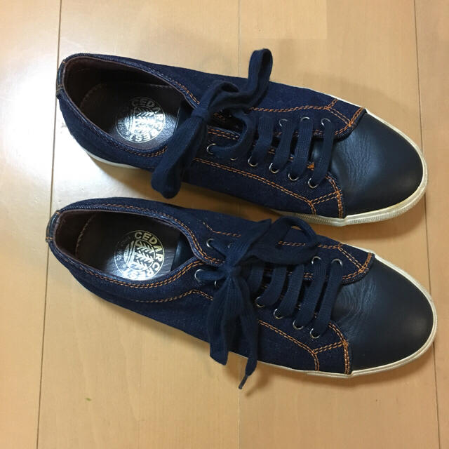 セダークレスト メンズスニーカー青デニム生地 25.0〜25.5cm メンズの靴/シューズ(スニーカー)の商品写真