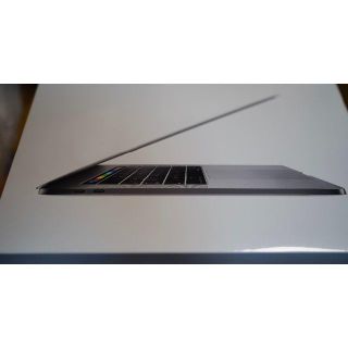 アップル(Apple)のMacBook pro 2017(ノートPC)