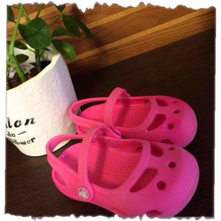 クロックス(crocs)のcrocs 13cm  ピンク(サンダル)