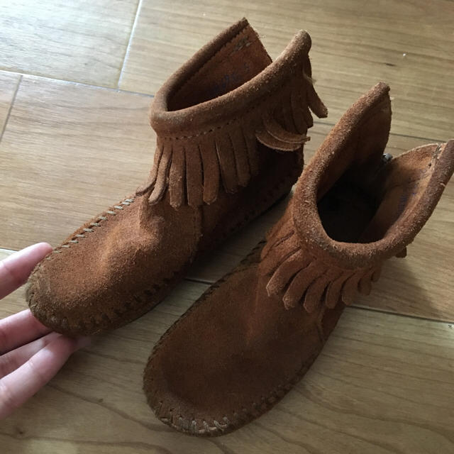 Minnetonka(ミネトンカ)のミネトンカ キッズ 15〜16㎝ キッズ/ベビー/マタニティのキッズ靴/シューズ(15cm~)(その他)の商品写真