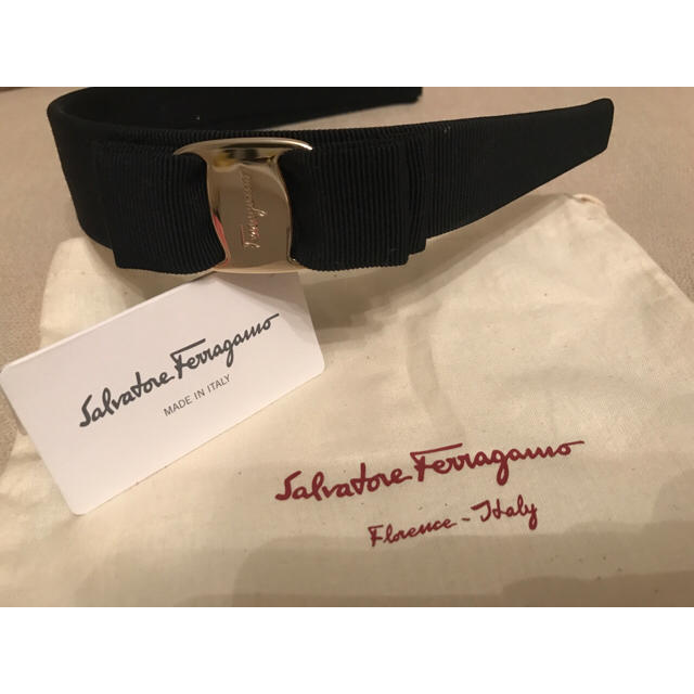 Salvatore Ferragamo(サルヴァトーレフェラガモ)の送料込！正規品フェラガモカチューシャ♡ レディースのヘアアクセサリー(カチューシャ)の商品写真