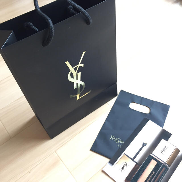 Yves Saint Laurent Beaute(イヴサンローランボーテ)のサンローラン サンプル 紙袋 セット YSL ボーテ コスメ メイク ショッパー コスメ/美容のキット/セット(サンプル/トライアルキット)の商品写真