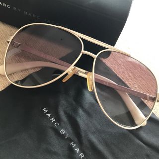 マークジェイコブス(MARC JACOBS)のMARC JACOBS 白枠サングラス(サングラス/メガネ)