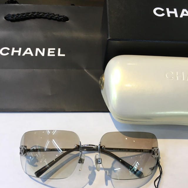 【超安い】  CHANEL - CHANELサングラス新品未使用 半額以下 サングラス/メガネ
