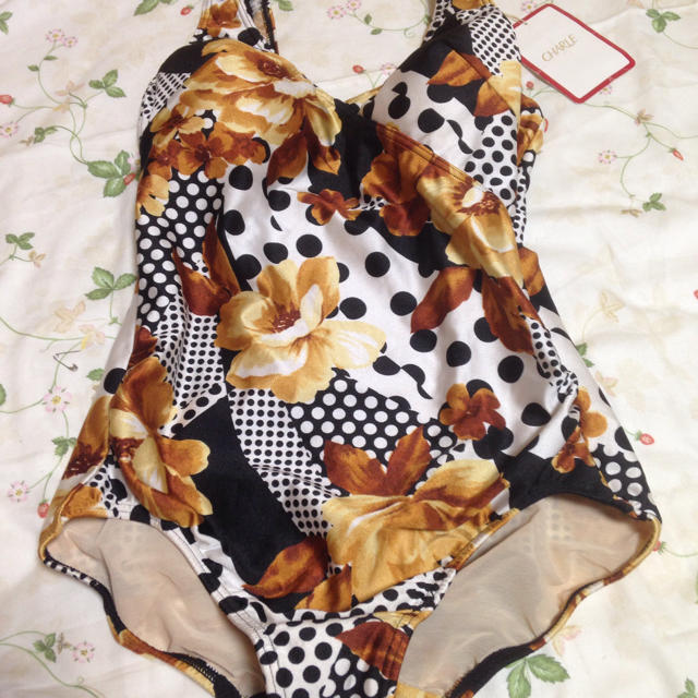 シャルレ(シャルレ)のおやちゃん様専用 くびれのできるスイムウェア ワンピース 11LC レディースの水着/浴衣(水着)の商品写真