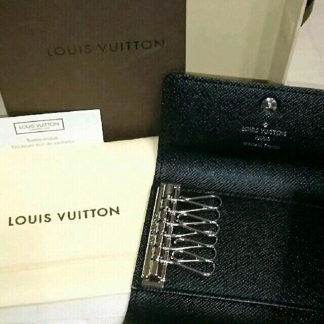 LOUIS VUITTON(ルイヴィトン)の【新品未使用★送料無料】ルイヴィトン★ダミエグラフィット★ミュルティクレ６ レディースのファッション小物(キーケース)の商品写真