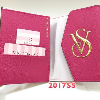 ヴィクトリアズシークレット(Victoria's Secret)のヴィクトリアシークレット♡バイカラー VSロゴ♡パスポートカバー(旅行用品)