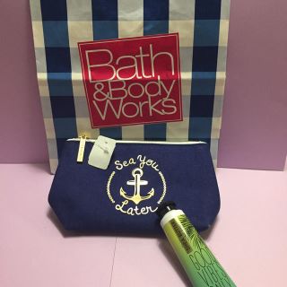 バスアンドボディーワークス(Bath & Body Works)の★最終値下げ★Bath and Body Works ポーチ & クリーム(ハンドクリーム)