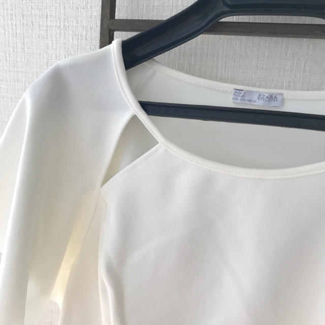 ZARA(ザラ)のZARA フリル袖ブラウス レディースのトップス(シャツ/ブラウス(半袖/袖なし))の商品写真