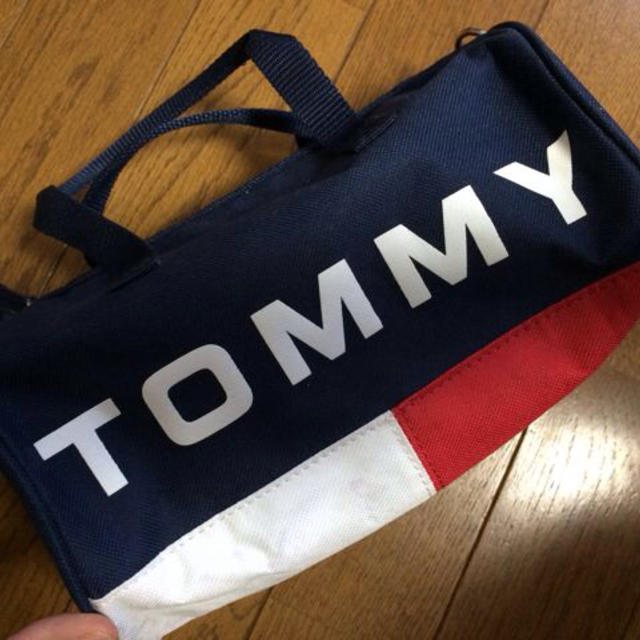 TOMMY HILFIGER(トミーヒルフィガー)のトミーのミニバッグ レディースのバッグ(ハンドバッグ)の商品写真