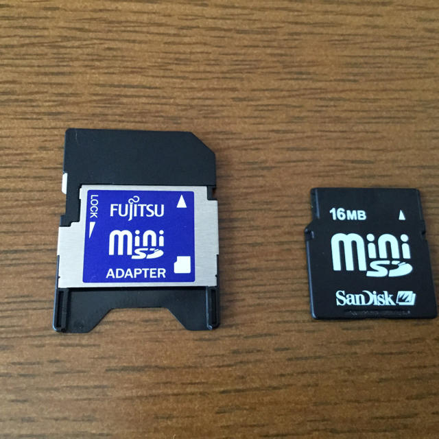 miniSD 16MB ＋ アダプター スマホ/家電/カメラのスマートフォン/携帯電話(その他)の商品写真