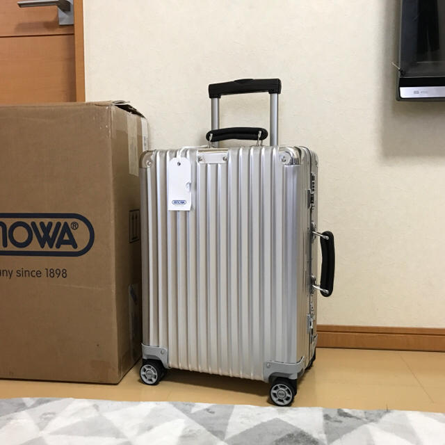 バッグ【新品未使用に近い】RIMOWAクラシックフライト35L 4輪