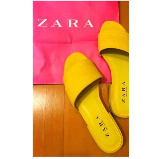 ザラ(ZARA)のZARA  イエロー  フラット サンダル  人気商品(サンダル)