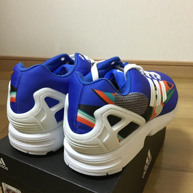 adidas(アディダス)の12,960円《新品》adidas Originals ZX FLUX 24.5 レディースの靴/シューズ(スニーカー)の商品写真