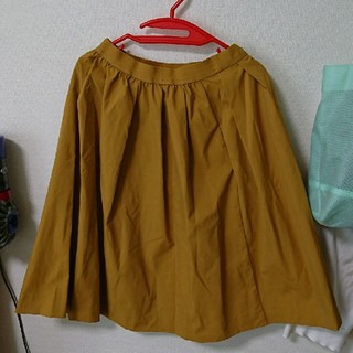 ユニクロ(UNIQLO)のUNIQLO カラシ色スカート(ひざ丈スカート)