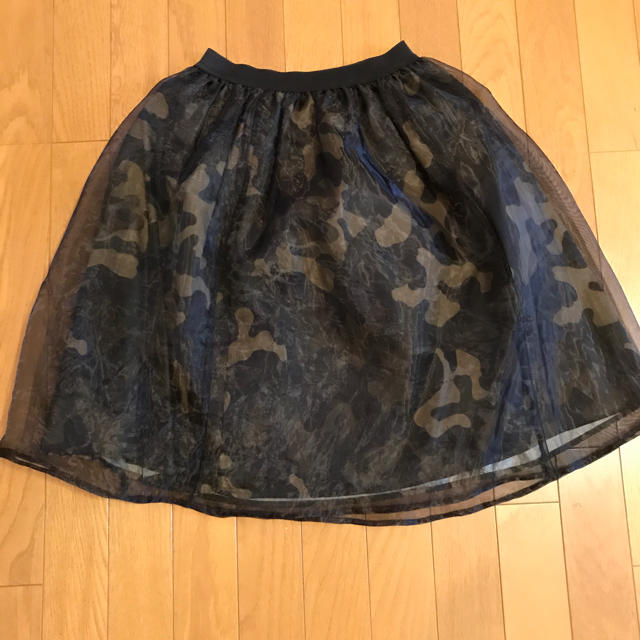 tocco(トッコ)の迷彩オーガンジースカート レディースのスカート(ひざ丈スカート)の商品写真