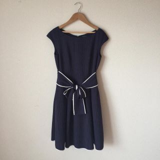 ジャスグリッティー(JUSGLITTY)のcotton様ご専用☆美品パイピング前リボンタックワンピース(ひざ丈ワンピース)