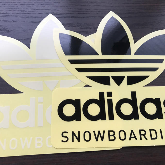 adidas(アディダス)のアディダスステッカー スポーツ/アウトドアのスノーボード(その他)の商品写真