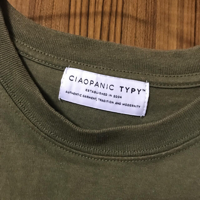 CIAOPANIC TYPY(チャオパニックティピー)のCIAOPANIC TYPY カーキTシャツ レディースのトップス(Tシャツ(半袖/袖なし))の商品写真