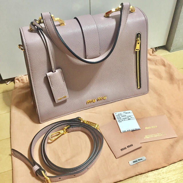 miumiu - 【新品※MIU MIU】『マドラス 2WAYハンドバッグ』5BA108の通販 ...