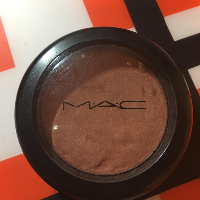 MAC(マック)のMAC シアートーンブラッシュ  サンバスク コスメ/美容のベースメイク/化粧品(チーク)の商品写真