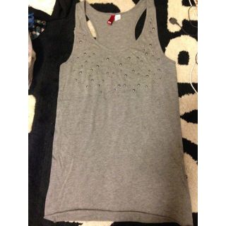 エイチアンドエム(H&M)の美品　H&M ｽﾀｯｽﾞ付ﾀﾝｸ ZARA TOPSHOP UNIQLO GU (タンクトップ)