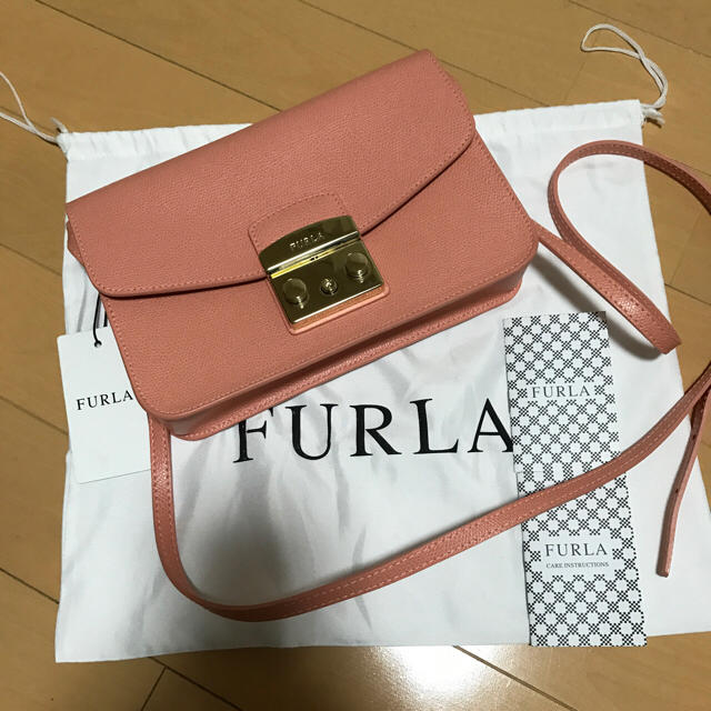Furla(フルラ)のharu様専用フルラ メトロポリスピンクベージュ新品未使用カーフレザー3WAY レディースのバッグ(ショルダーバッグ)の商品写真