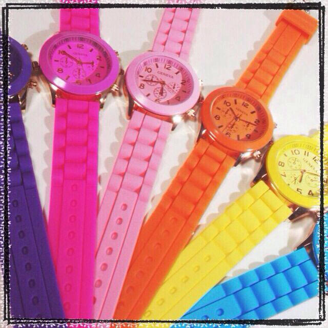 大好評！GENEVA腕時計★オレンジ レディースのファッション小物(腕時計)の商品写真