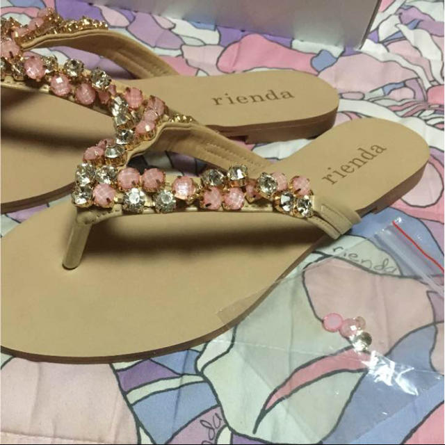 rienda(リエンダ)のリエンダ ビジュー サンダル レディースの靴/シューズ(サンダル)の商品写真