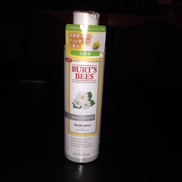 BURT'S BEES(バーツビーズ)のバーツビーズ 化粧水 コスメ/美容のベースメイク/化粧品(その他)の商品写真