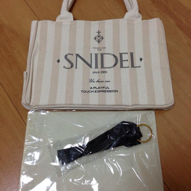 SNIDEL(スナイデル)のsnidel ストライプトート♪ レディースのバッグ(トートバッグ)の商品写真