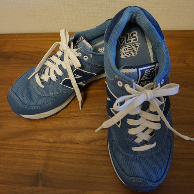 New Balance(ニューバランス)のNew balance ML574 23.0cm レディース レディースの靴/シューズ(スニーカー)の商品写真