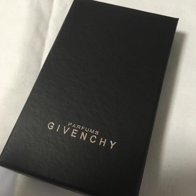 GIVENCHY(ジバンシィ)の本日限定値下げ GIVENCHYのキーホルダーです！ レディースのファッション小物(キーホルダー)の商品写真