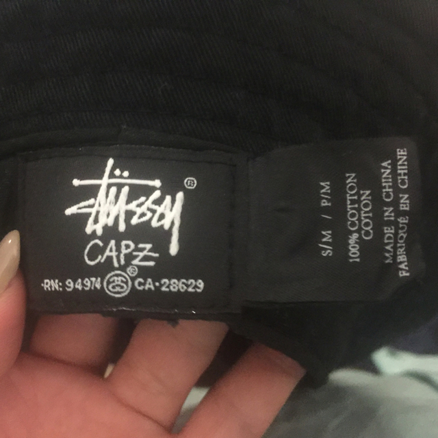 STUSSY(ステューシー)のSTUSSY バケットハット 黒 レディースの帽子(ハット)の商品写真