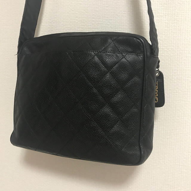 CHANEL(シャネル)のシャネル♡キャビアスキン マトラッセ ショルダーバッグ レディースのバッグ(ショルダーバッグ)の商品写真