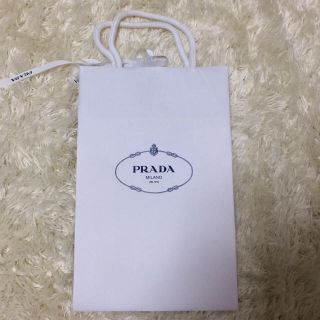 プラダ(PRADA)のPRADA 紙袋 白 リボン付(ショップ袋)