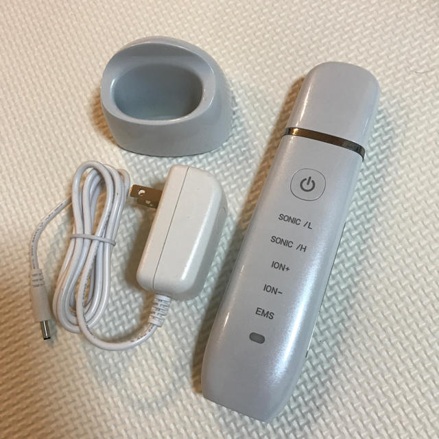 アクアエステソニック2 スマホ/家電/カメラの美容/健康(フェイスケア/美顔器)の商品写真