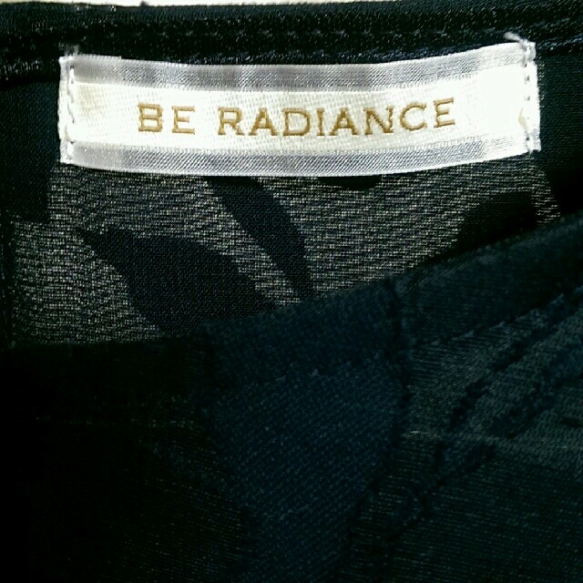 BE RADIANCE(ビーラディエンス)のBE RADIANCE 半袖花柄カットソー レディースのトップス(カットソー(半袖/袖なし))の商品写真