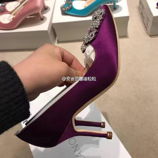 MANOLO BLAHNIK(マノロブラニク)のMANOLO BLAHNIK ヒール レディースの靴/シューズ(ハイヒール/パンプス)の商品写真