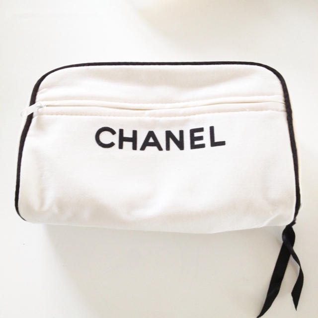 CHANEL(シャネル)のシャネル♡ポーチ レディースのファッション小物(ポーチ)の商品写真