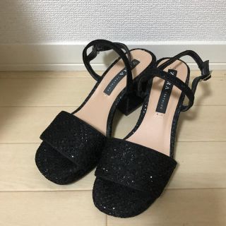 ザラ(ZARA)の【nana様専用】ZARA キラキラサンダル(サンダル)