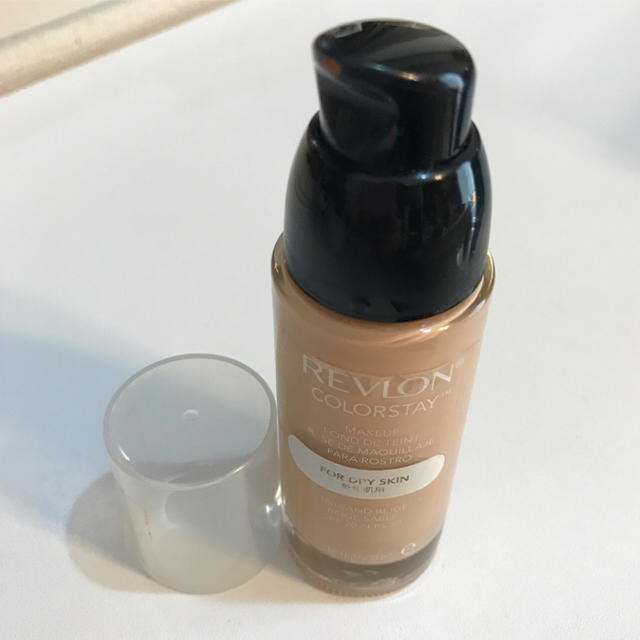 REVLON(レブロン)のREVLON レブロン カラーステイ 乾燥肌用 180 サンドベージュ コスメ/美容のベースメイク/化粧品(ファンデーション)の商品写真