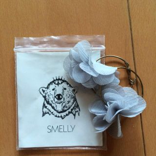 アーバンリサーチ(URBAN RESEARCH)のSMELLY フラワーピアス✨(ピアス)