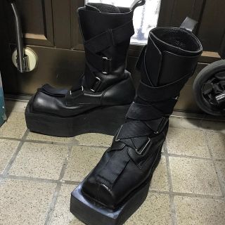 h.naoto - 久我浩二 コウジクガの牛革厚底ミドルブーツ黒 h.naoto - 久我浩二 コウジクガの牛革厚底ミドルブーツ黒