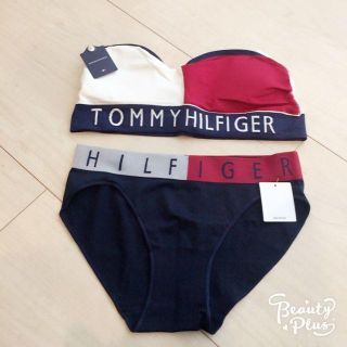 トミーヒルフィガー(TOMMY HILFIGER)の新品未使用 tommy hilfiger シームレスバンドゥビキニ上下セット(水着)