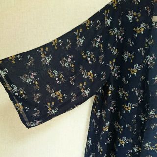 レイカズン(RayCassin)の花柄ガウン 美品(カーディガン)