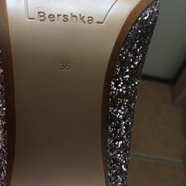 Bershka(ベルシュカ)のBershka キラキラパンプス レディースの靴/シューズ(ハイヒール/パンプス)の商品写真